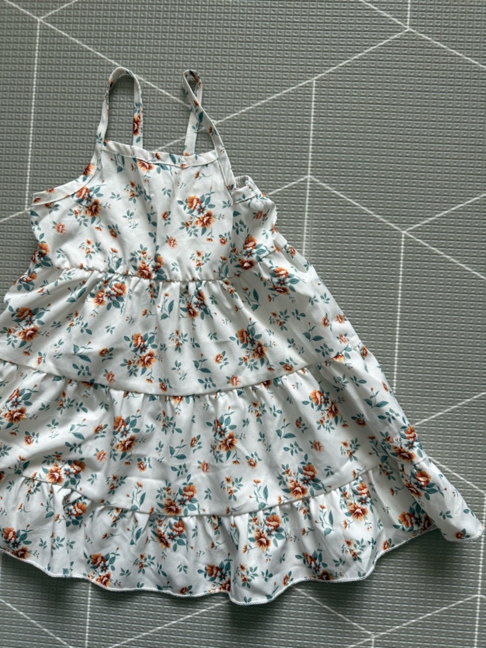 Shein|Baby girl white summer dress with ditsy florals,tiered ruffles•••12-18M